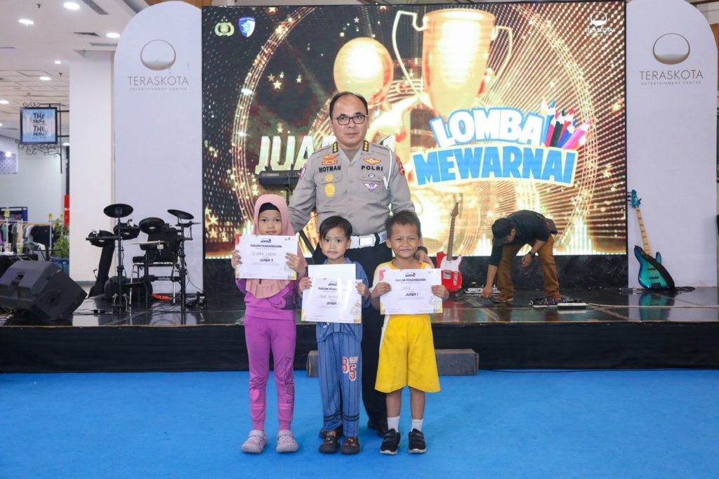 Korlantas Polri - Polantas Menyapa di Mall Teras Kota