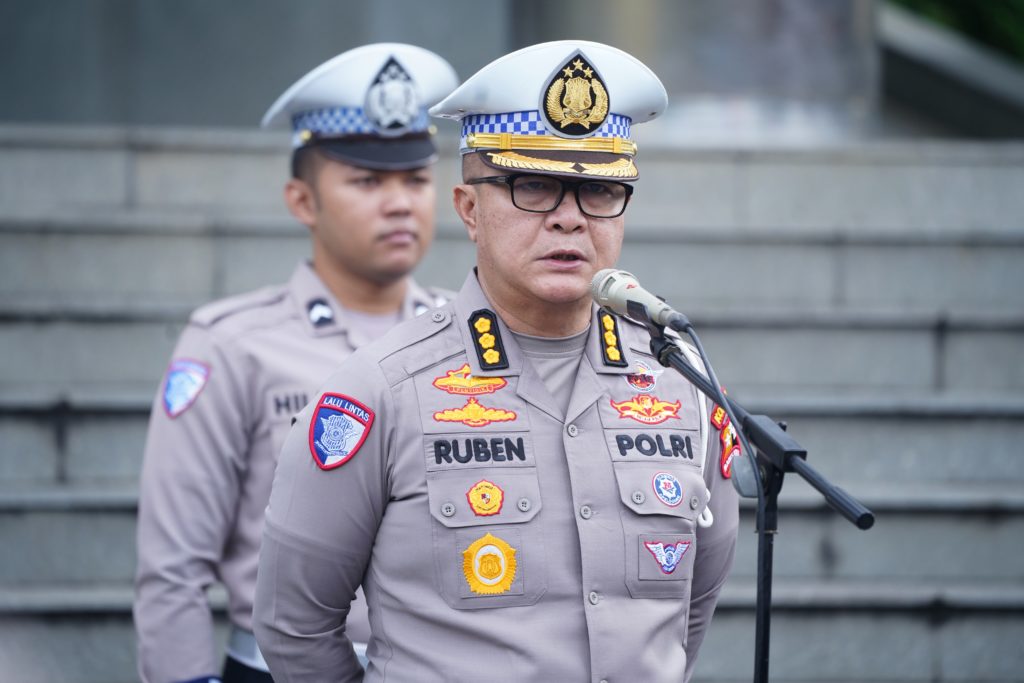 Kasubdit Laka Ditgakkum Korlantas Polri, Kombes Pol Ruben Takaendengan - Pimpin Apel Pagi