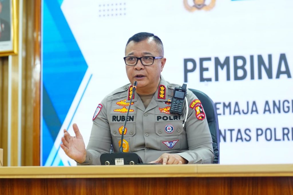 Kasubditwal dan PJR Korlantas Polri Kombes Pol Ruben Takaendengan