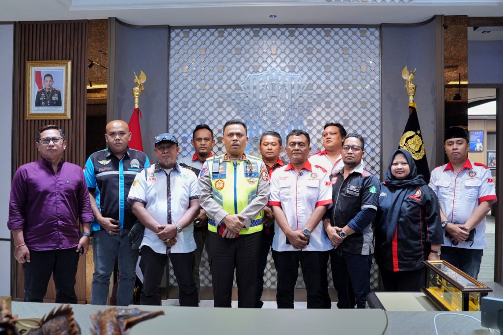 Kakorlantas Polri Terima Kunjungan Asosiasi Pengemudi, Dukungan Penuh Menuju Zero Over Dimension dan Overload 2027